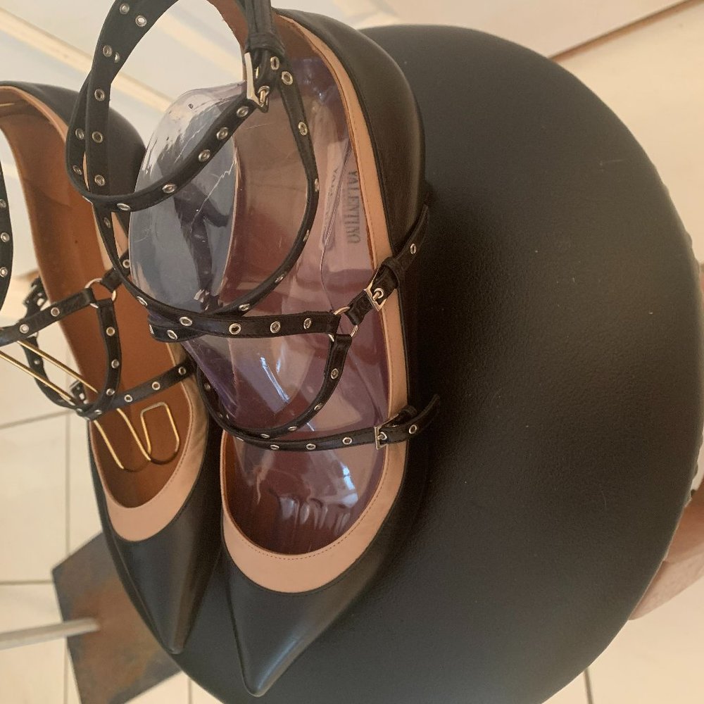 Valentino Garavani  vintage Caged Pumps with 2 inch hiill